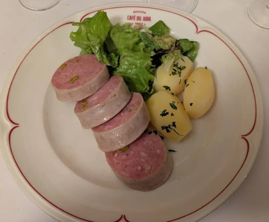 Saucisson brioché chez Café du Jura - Bouchon Lyonnais à Lyon