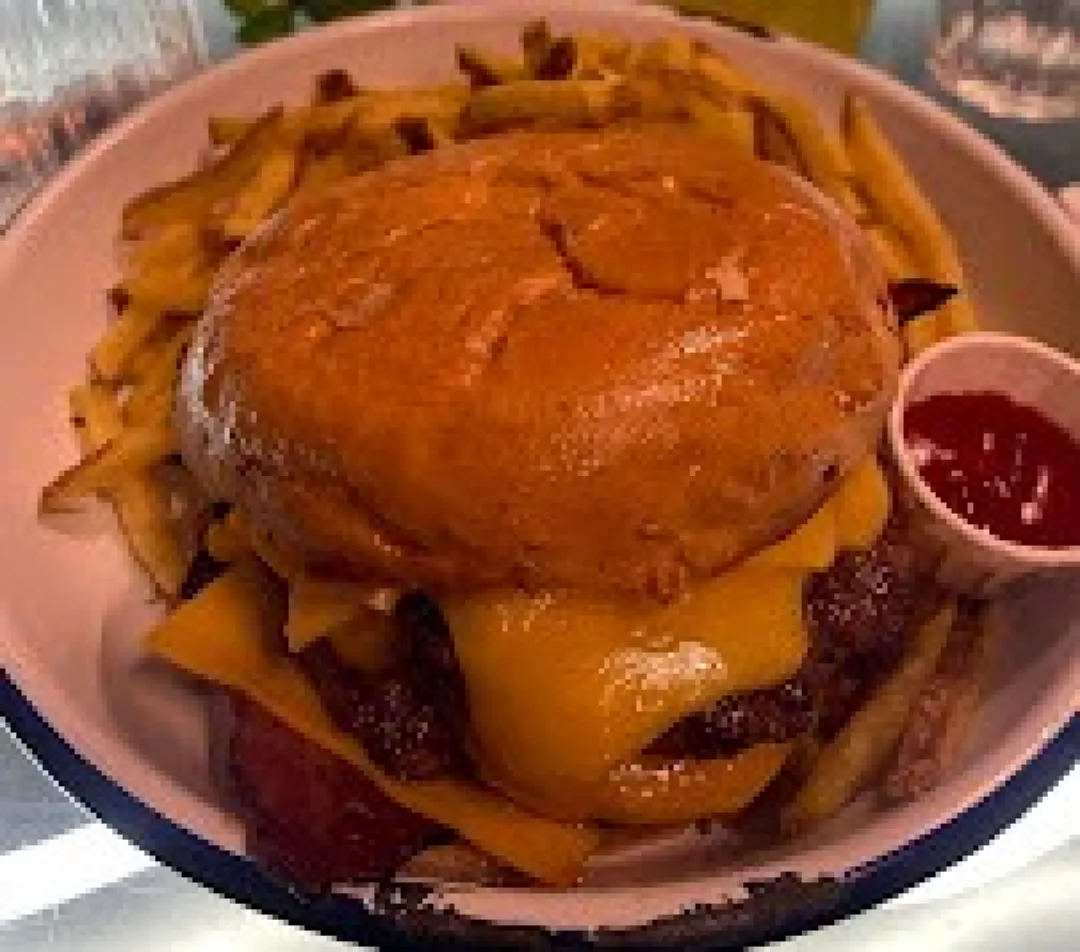 Burger poitrine fumée chez PNY PRESQU'ÎLE à Lyon